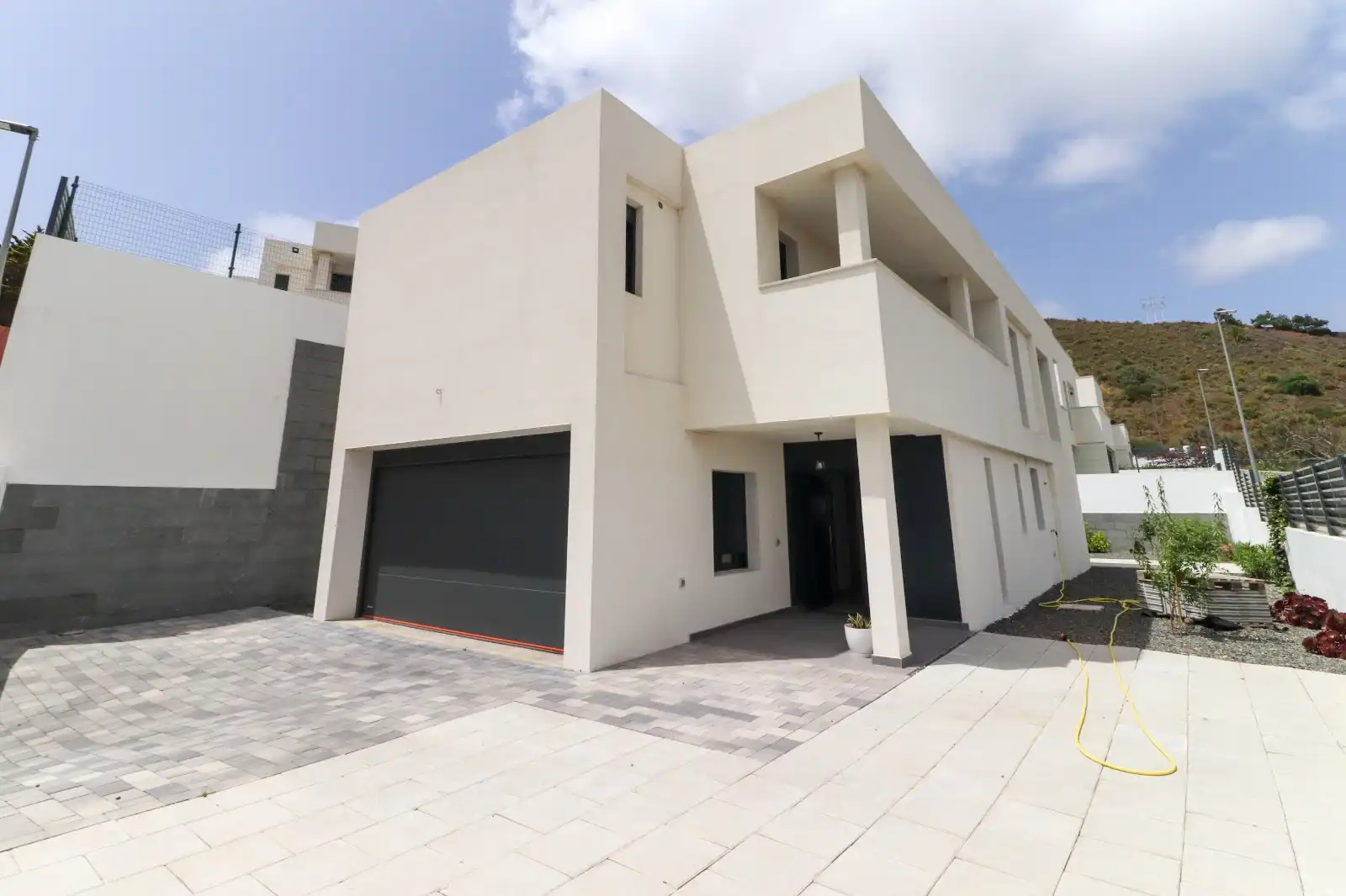 Vista exterior de Casa o xalet en venda en Las Palmas de Gran Canaria amb Jardí privat, Terrassa i Traster