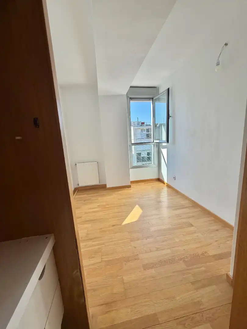 Habitación de Piso en venta en Madrid con Calefacción y Trastero
