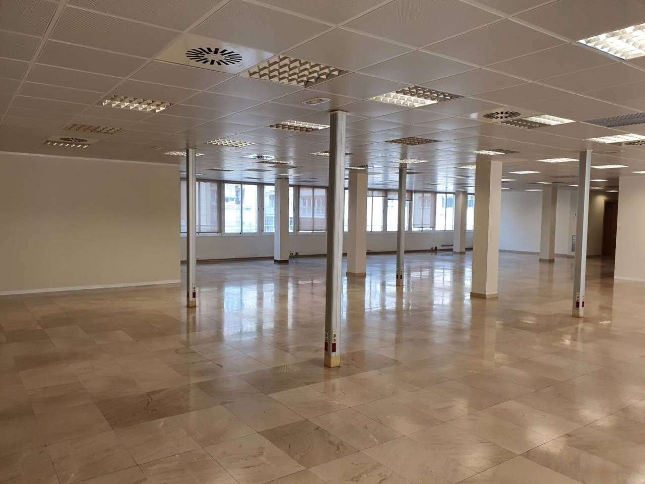 Oficina de lloguer en Badalona amb Aire condicionat