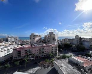 Vista exterior de Estudi en venda en Torremolinos amb Terrassa i Piscina comunitària