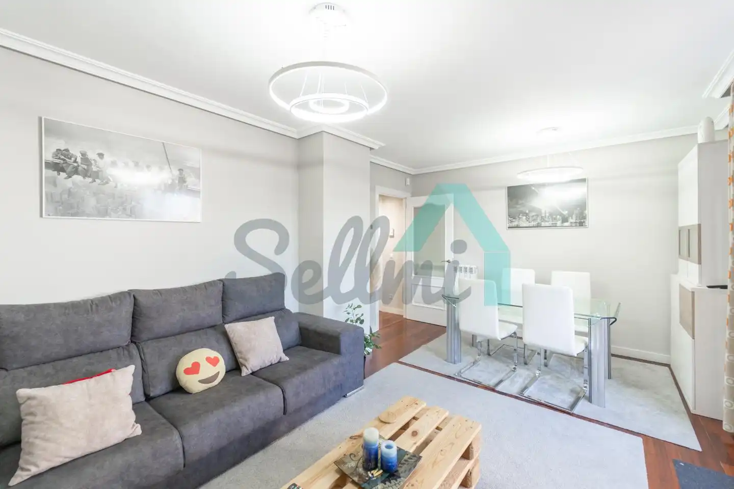Sala de estar de Ático en venta en Oviedo  con Calefacción, Parquet y Terraza