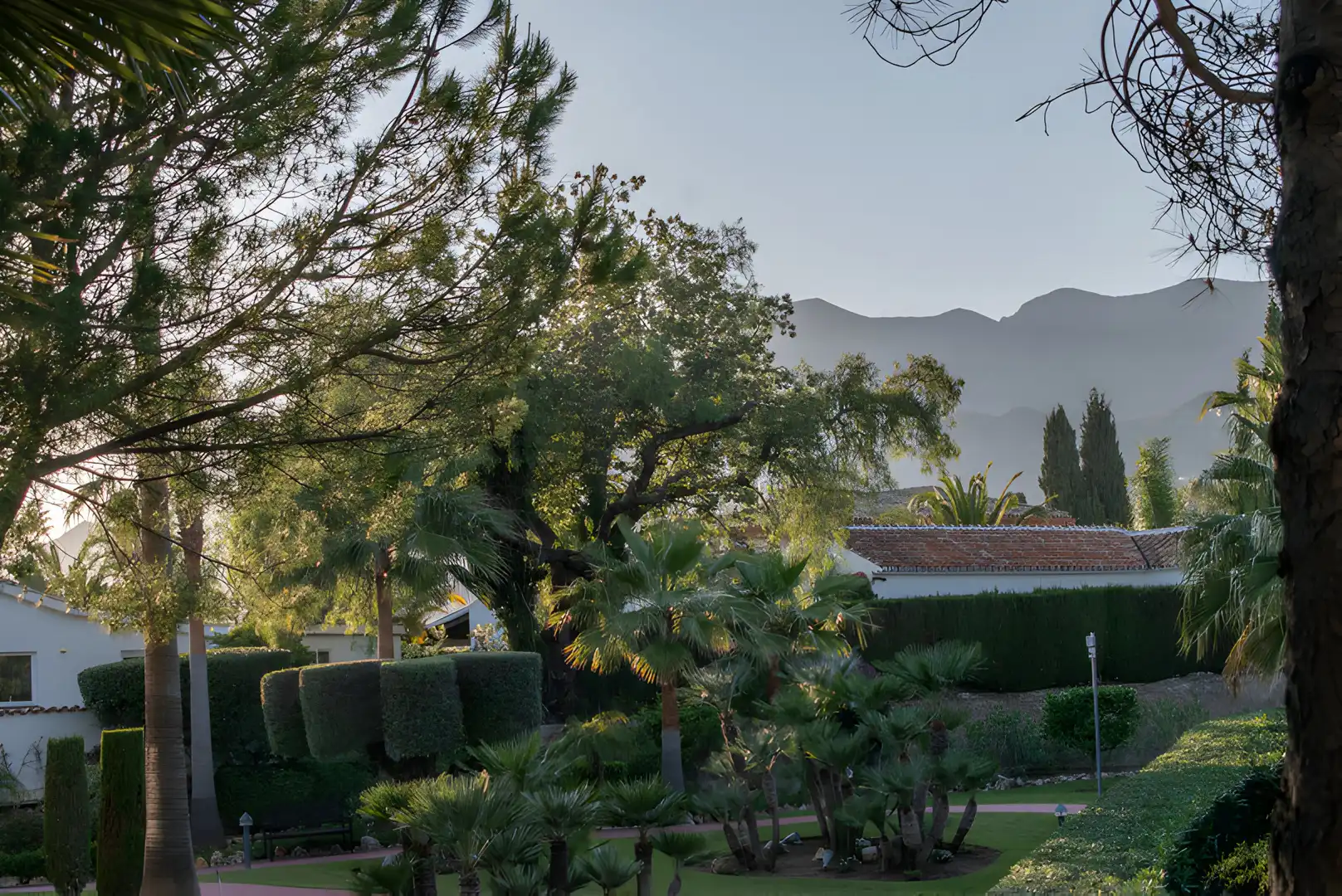 Jardí de Planta baixa en venda en Marbella amb Aire condicionat, Calefacció i Terrassa
