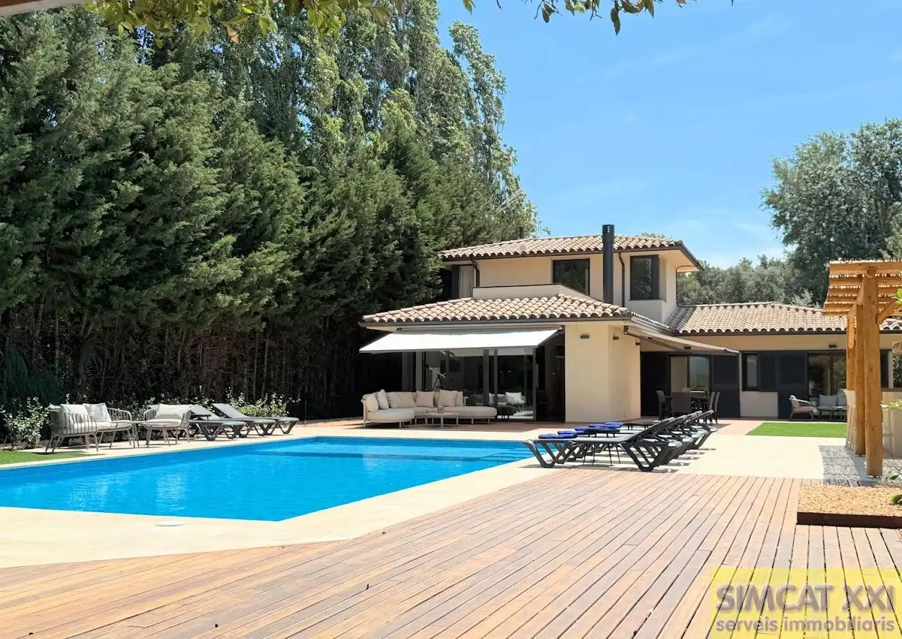 Casa amb piscina en venda a Navata, imagen 7
