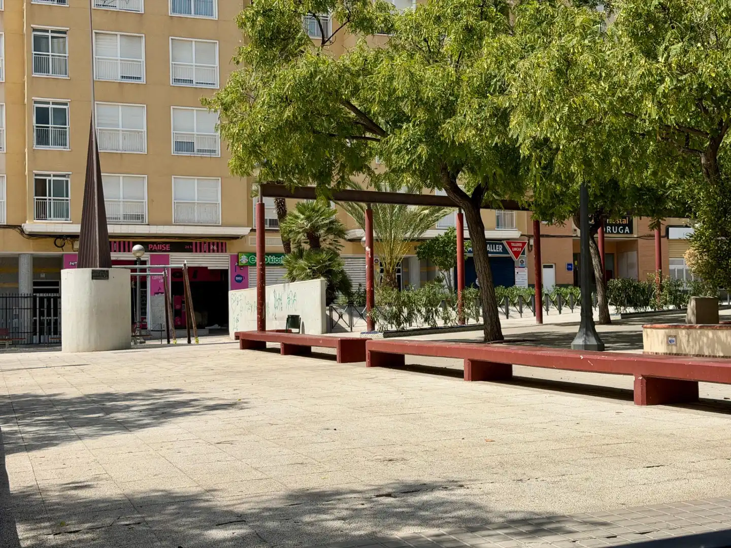 Vista exterior de Piso en venta en Elche / Elx con Aire acondicionado, Amueblado y Balcón