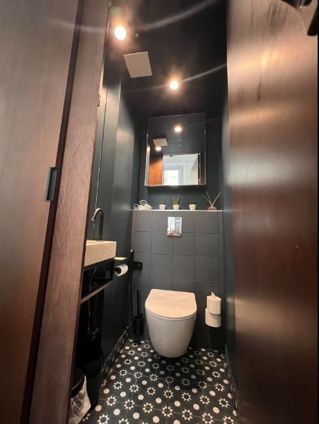 Bathroom of Flat for rent in Donostia - San Sebastián   with Air Conditioner, Furnished and Pets allowed
