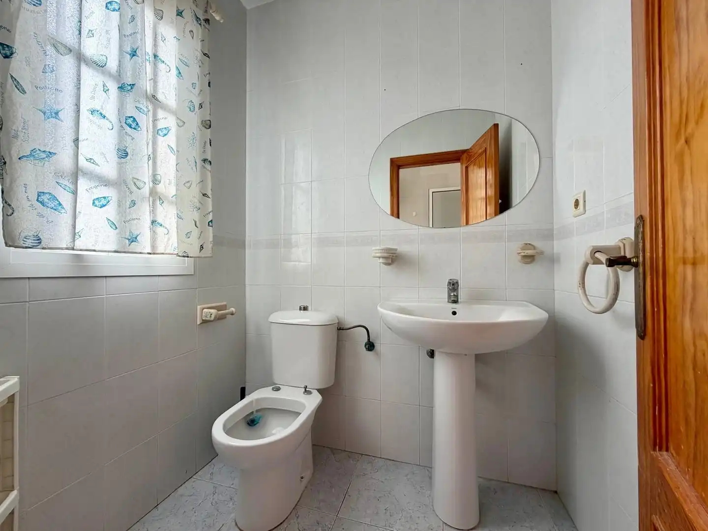 Baño de Casa adosada en venta en Almería con Jardín privado, Terraza y Amueblado