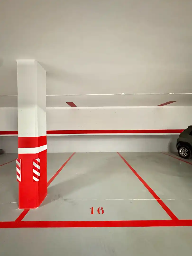 Einzelparkplatz mit Aufzug zum Verkauf in Carrer Museros