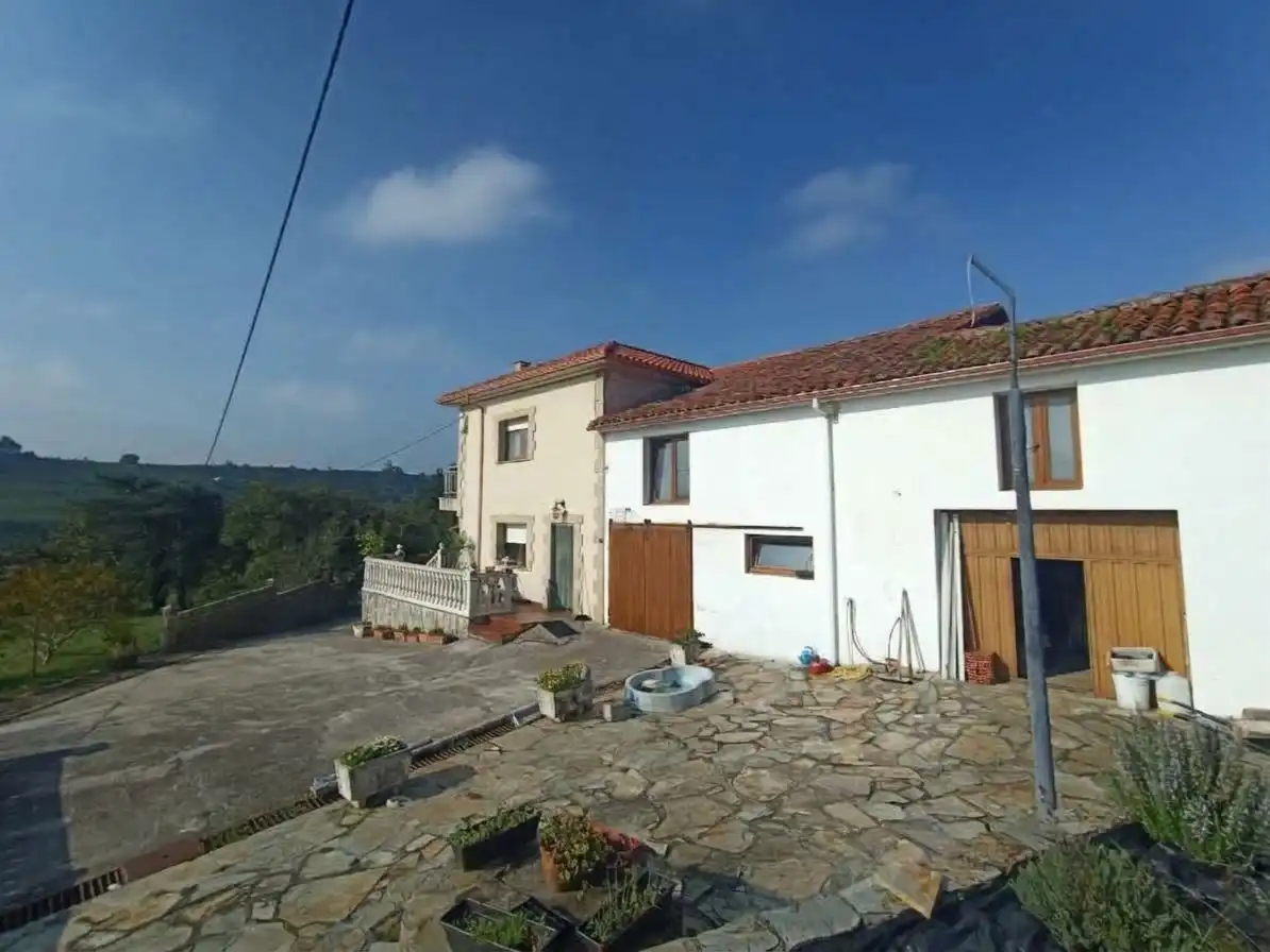 Vista exterior de Casa o chalet en venta en Suances con Terraza y Balcón