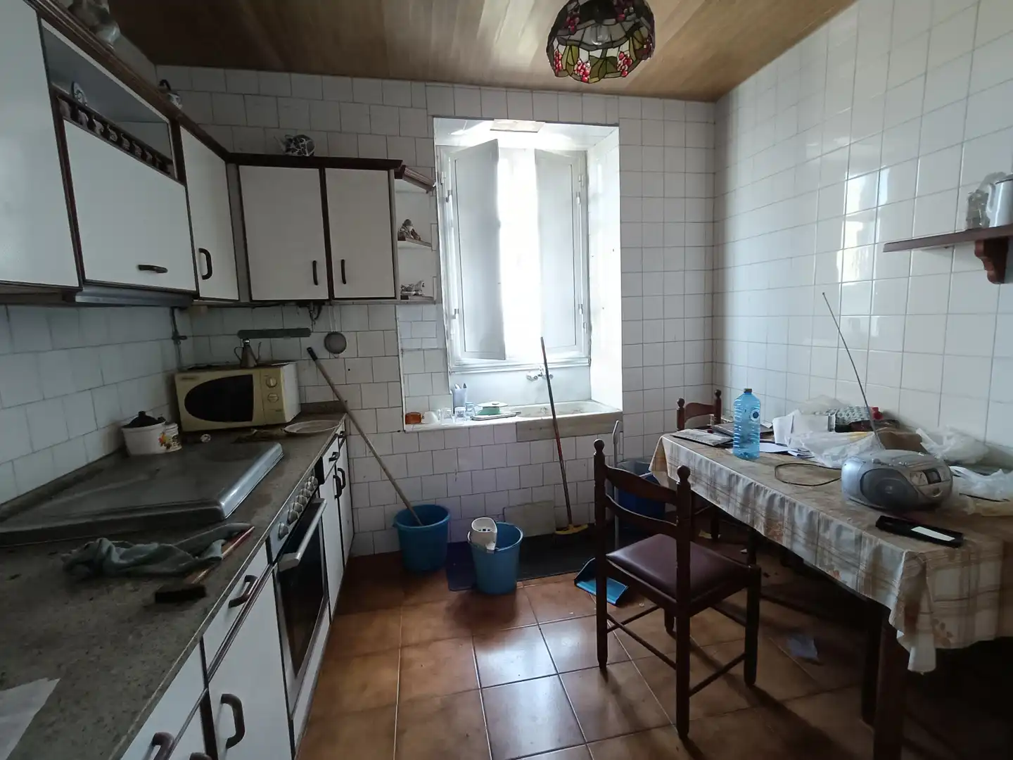 Küche von Einfamilien-Reihenhaus zum Verkauf in Ribeira mit Heizung und Privatgarten