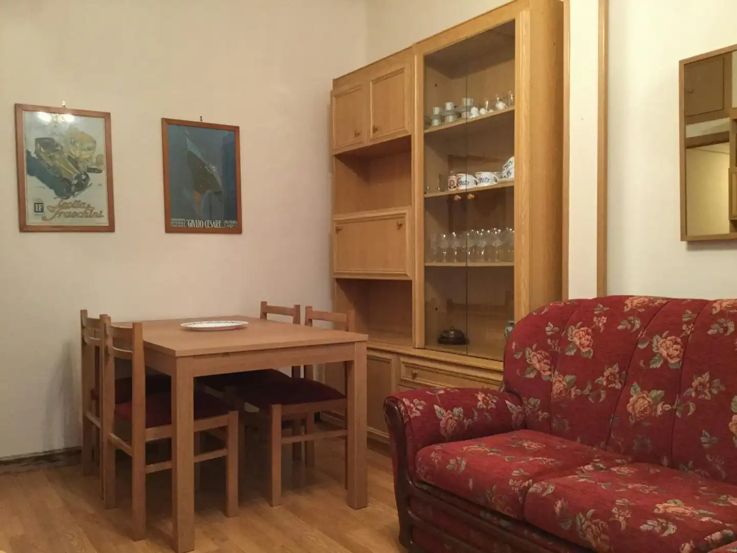 Menjador de Pis de lloguer en  Madrid Capital amb Calefacció, Moblat i TV