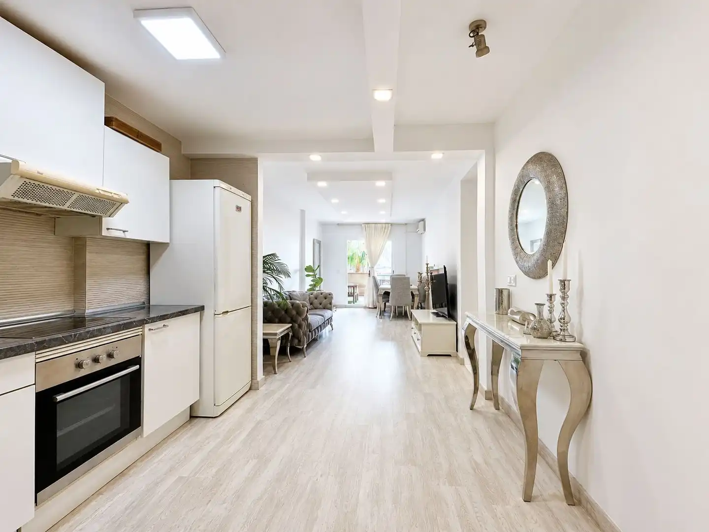 Cuina de Apartament en venda en Benalmádena amb Jardí privat i Piscina comunitària