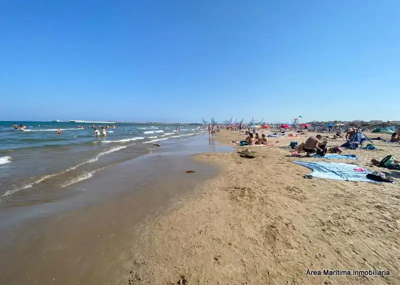 Exterior view of Flat for rent in Valencia  with Air Conditioner, Heating and Furnished