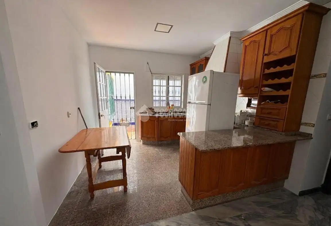 Cocina de Casa adosada en venta en Chiclana de la Frontera con Terraza y Amueblado