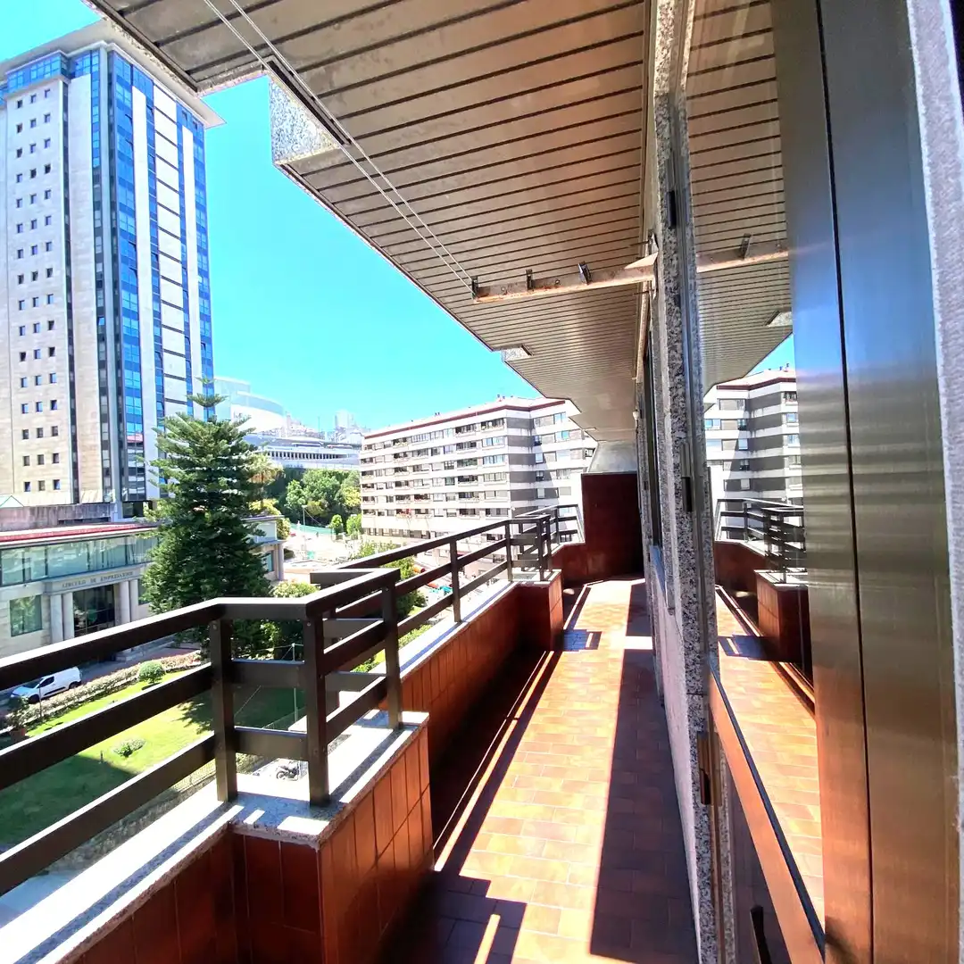 Terrassa de Pis de lloguer en Vigo  amb Balcó i Domòtica