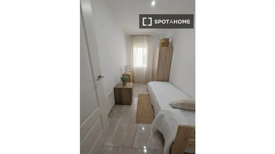 Habitación de Apartamento para compartir en Córdoba con Aire acondicionado, Terraza y Amueblado