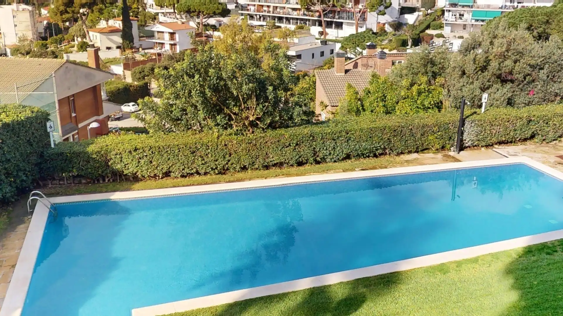 Piscina de Piso en venta en Castelldefels con Terraza, Balcón y Piscina comunitaria