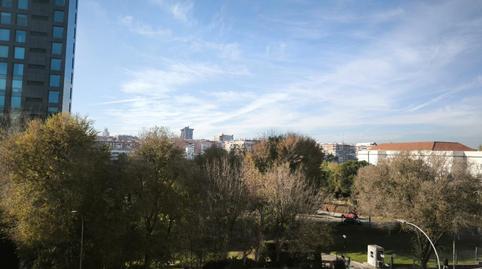 Foto 4 de Piso en venta en C. de Salvador de Madariaga, San Pascual, Madrid Capital