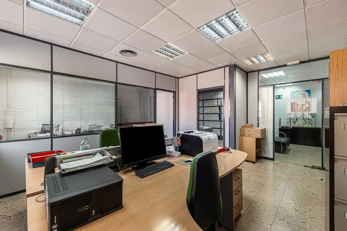 Business premises for sale in C. de Soria, imagen 4