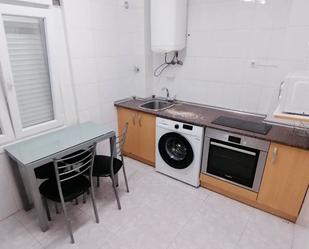 Cuina de Pis en venda en Gijón  amb Jardí privat, Parquet i Moblat