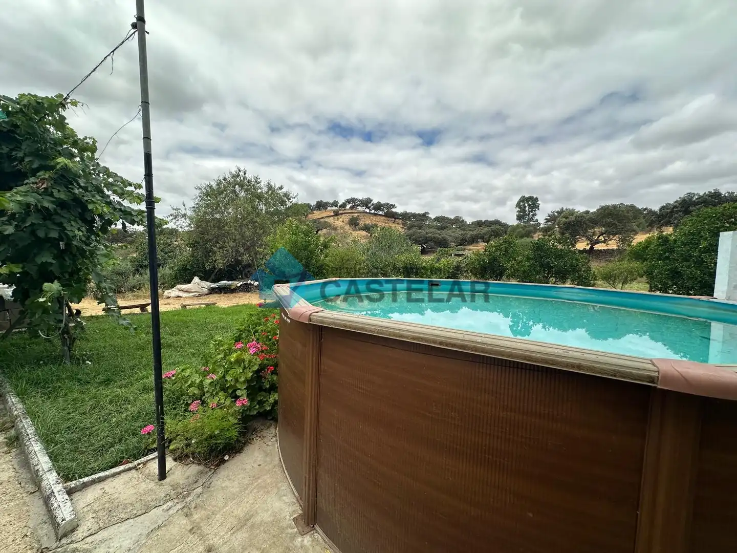 Piscina de Casa o xalet en venda en Oliva de la Frontera amb Moblat