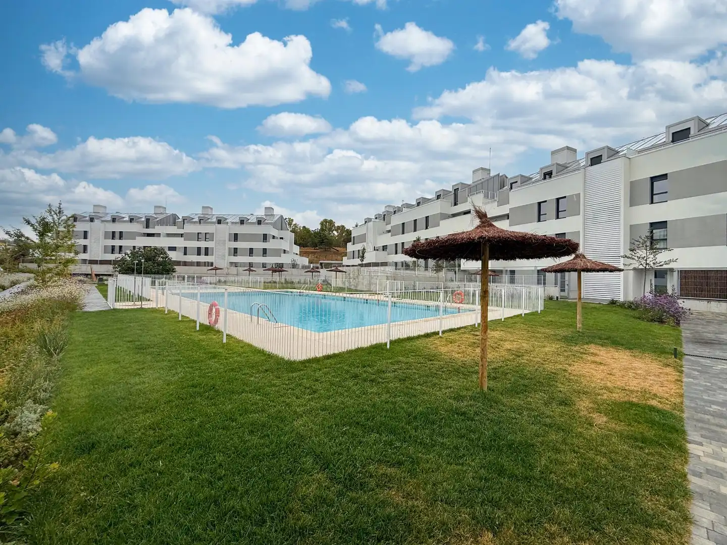 Flat with pool to rent in Cobeña, imagen 51