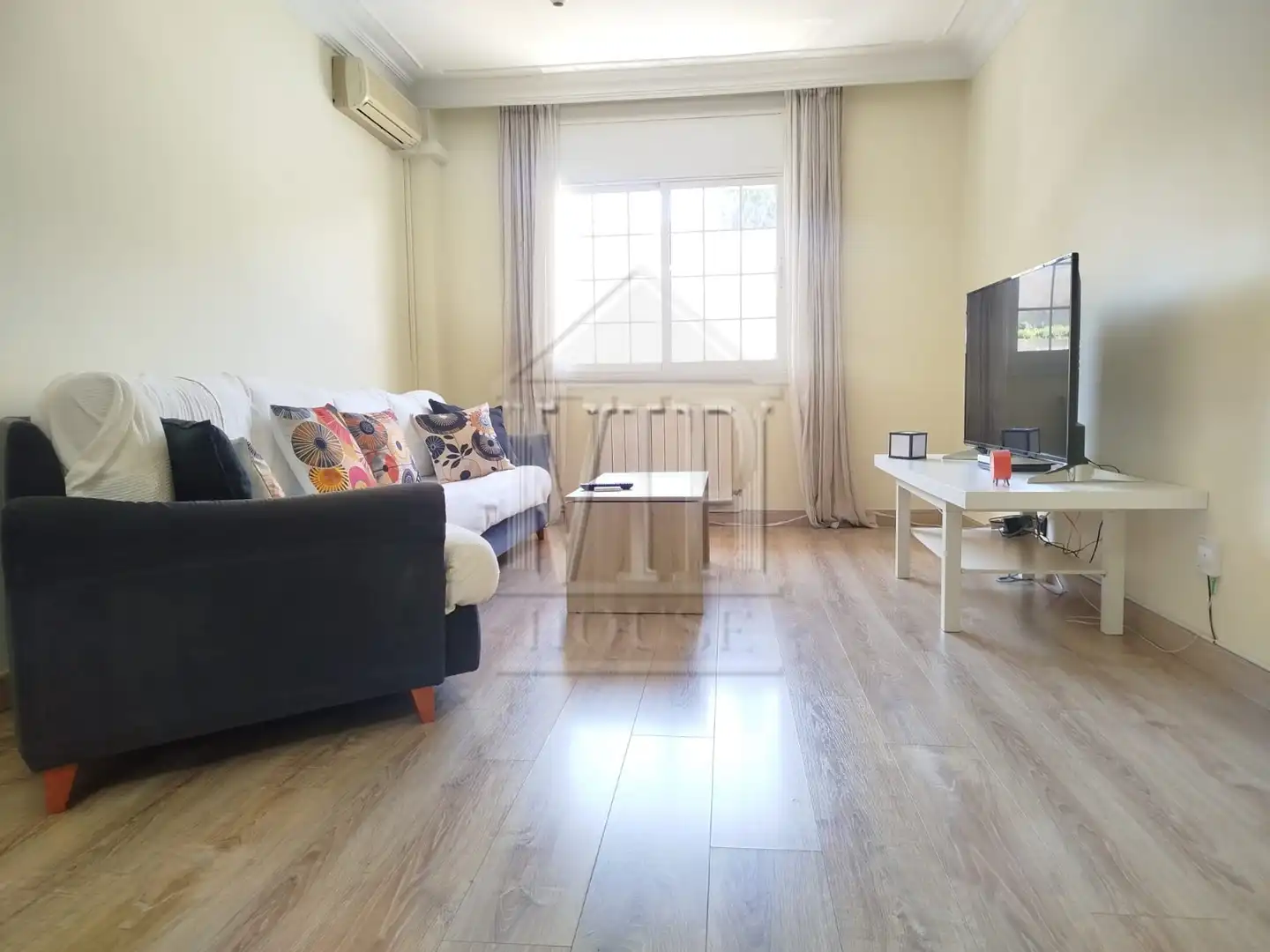Sala de estar de Piso en venta en Badalona con Aire acondicionado y Amueblado