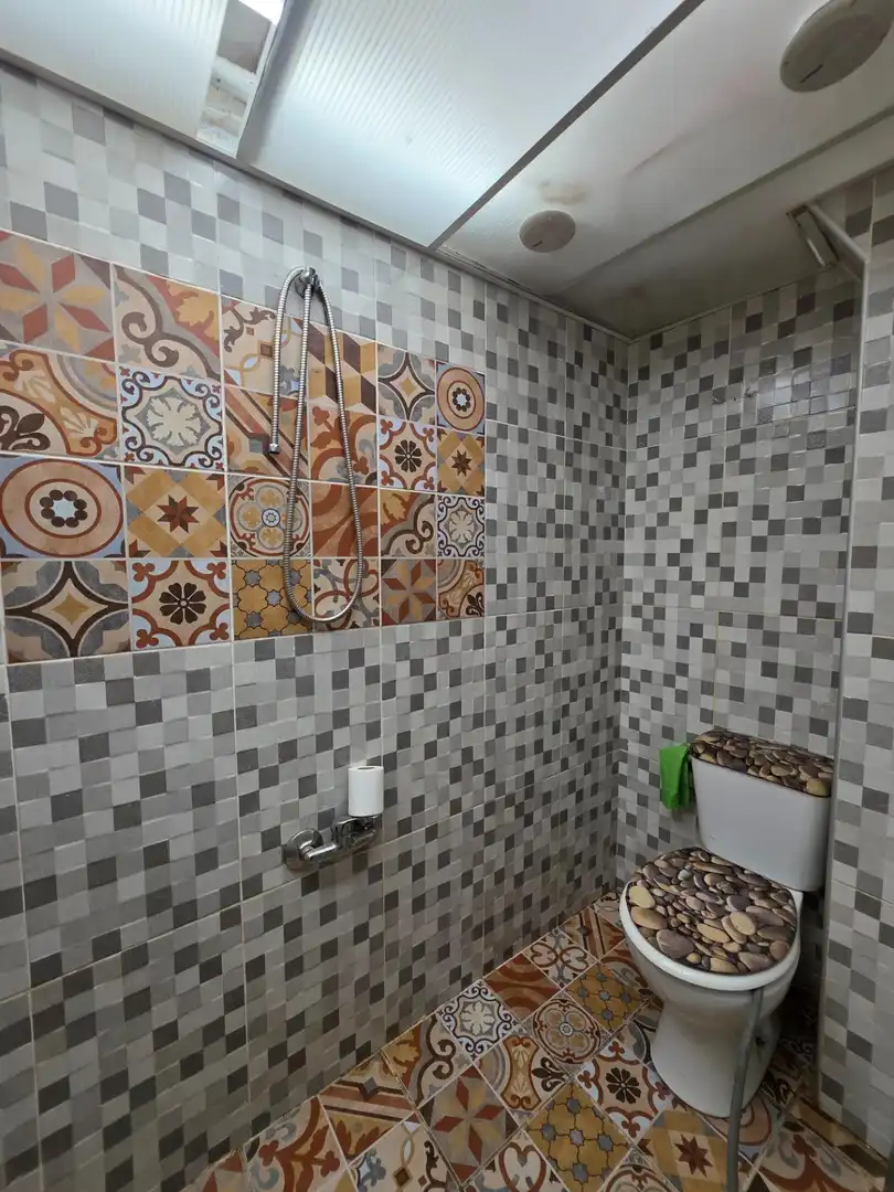 Badezimmer von Loft zum Verkauf in Alicante / Alacant mit Klimaanlage und Möbliert