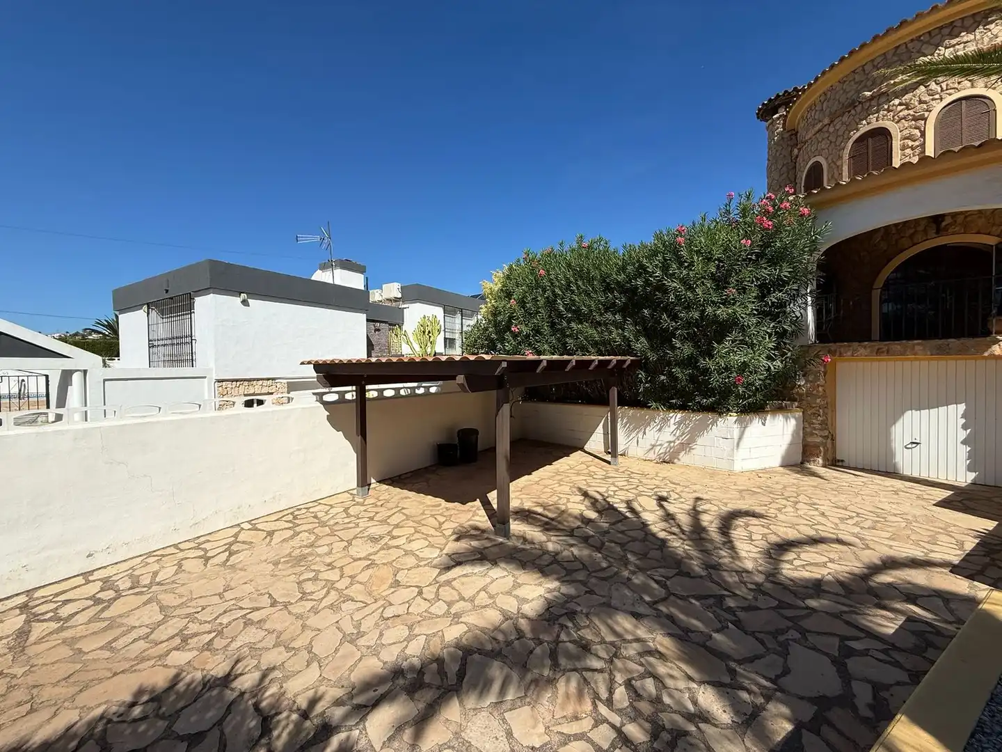 Villa con piscina in vendita a Carrió - La Merced - Los Pinos, imagen 3