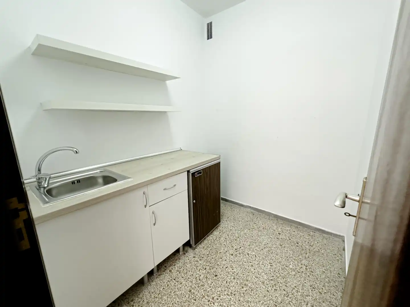 Kitchen of Office for rent in Santa Cruz de Tenerife
