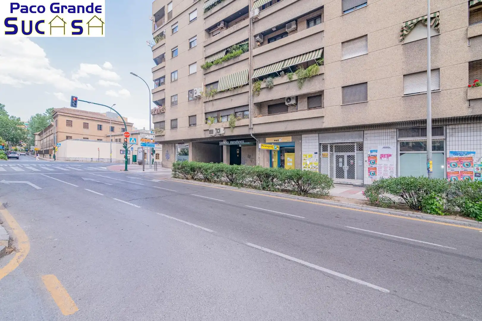 Vista exterior de Pis en venda en Granada amb Calefacció i Moblat