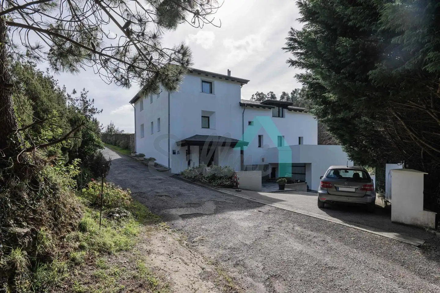 Vista exterior de Casa o xalet en venda en Valdés - Luarca amb Calefacció, Jardí privat i Terrassa