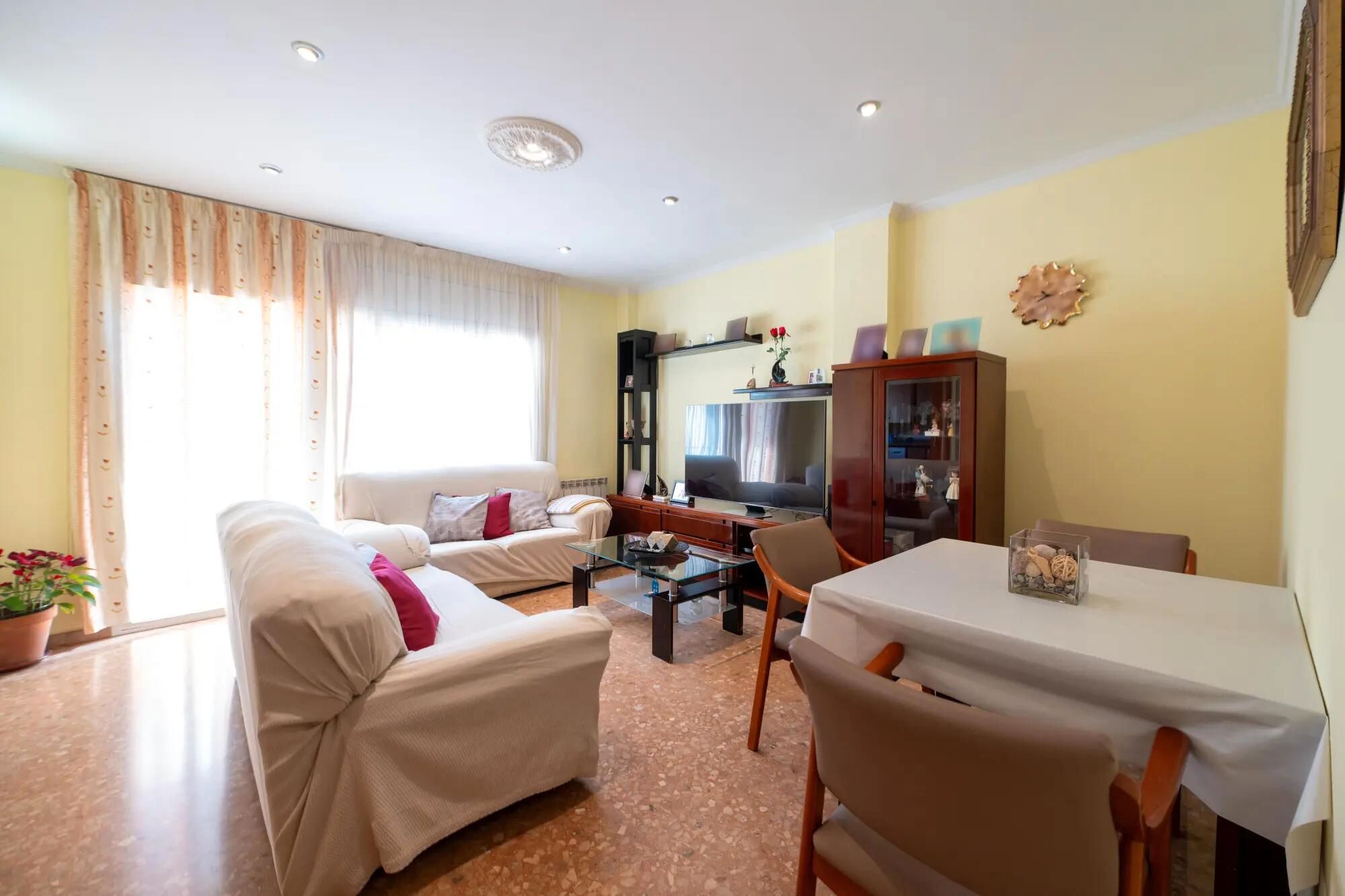 Sala d'estar de Pis en venda en Mataró amb Calefacció, Forn i TV