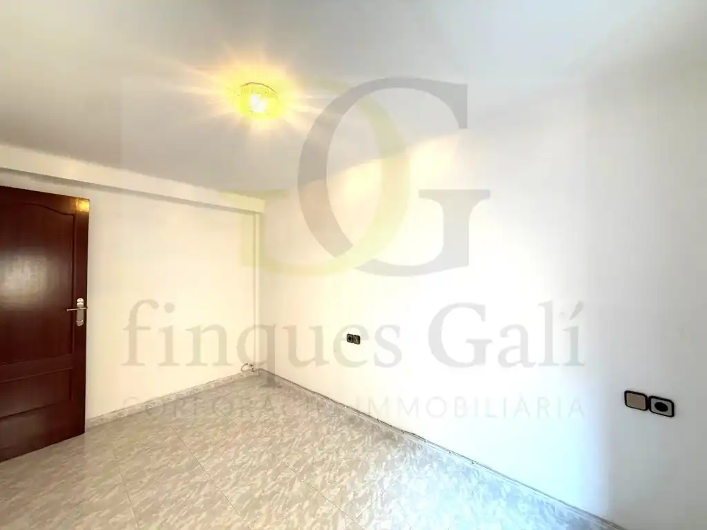 Flat for sale in Manresa  with Terrace, Storage room and Oven