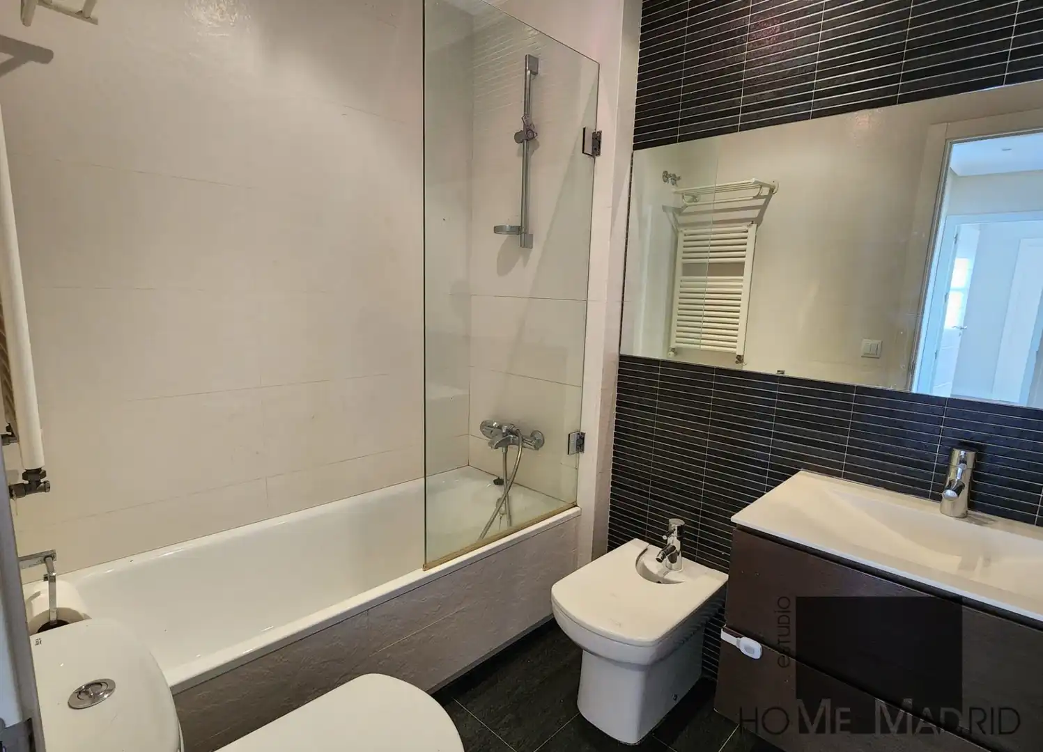Baño de Piso de alquiler en Madrid con Aire acondicionado, Calefacción y Parquet