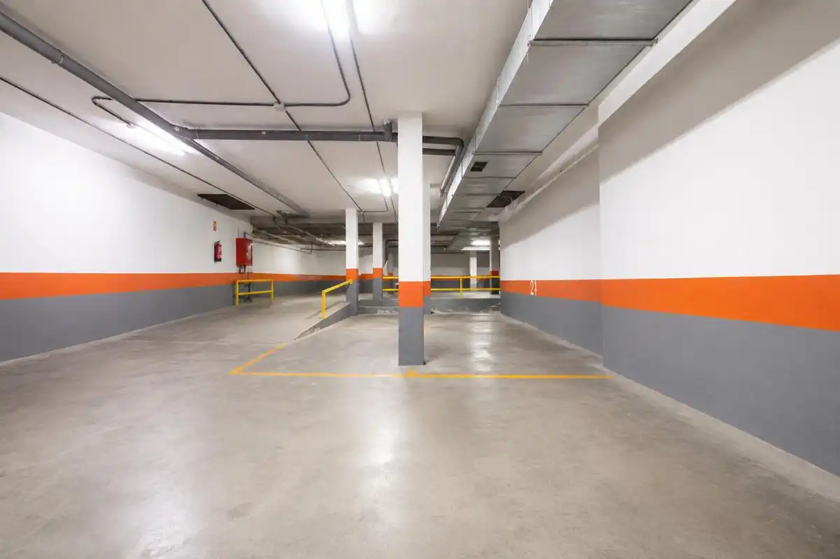 Parking of Duplexes for sale in Madrid  with Air Conditioner, Heating and Terrace