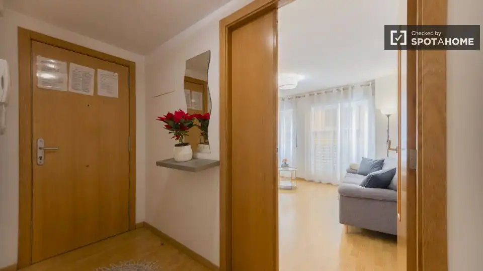 Appartamento con terrazza in affitto a Ciutat Vella, imagen 4