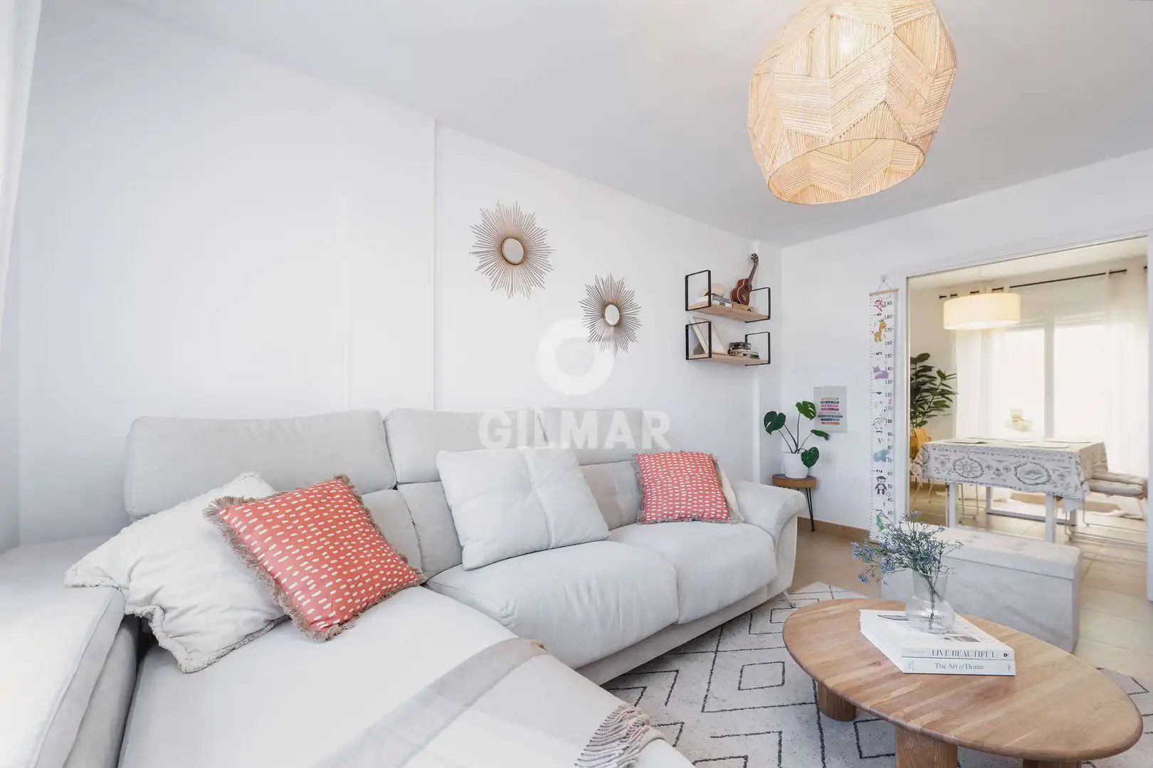 Wohnzimmer von Einfamilien-Reihenhaus zum Verkauf in Tarifa mit Heizung, Privatgarten und Schwimmbad