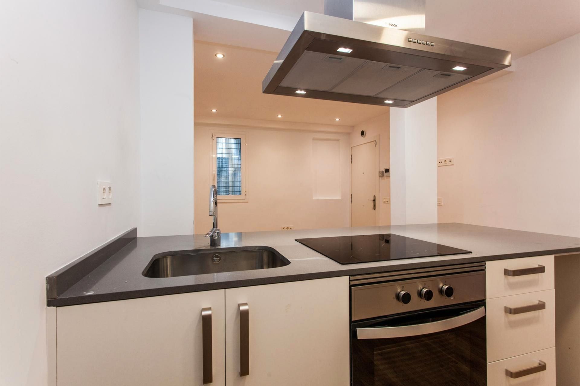 Kitchen of Flat for sale in  Barcelona Capital  with Air Conditioner, Heating and Furnished