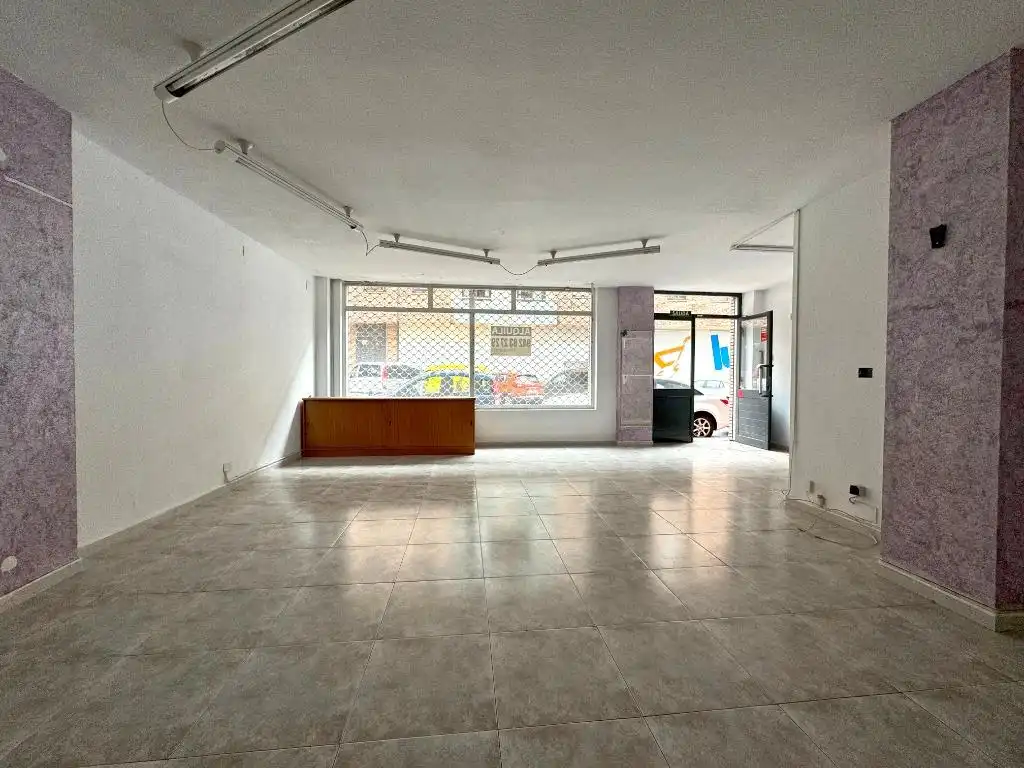 Commercial properties for rent in Calle La Paz, Los Corrales de Buelna