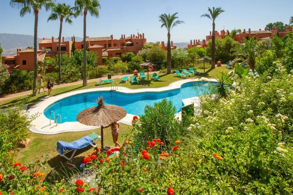 Bajo con piscina en venta en La Mairena, imagen 3