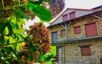 Vista exterior de Finca rústica en venda en Cudillero amb Calefacció, Terrassa i Balcó