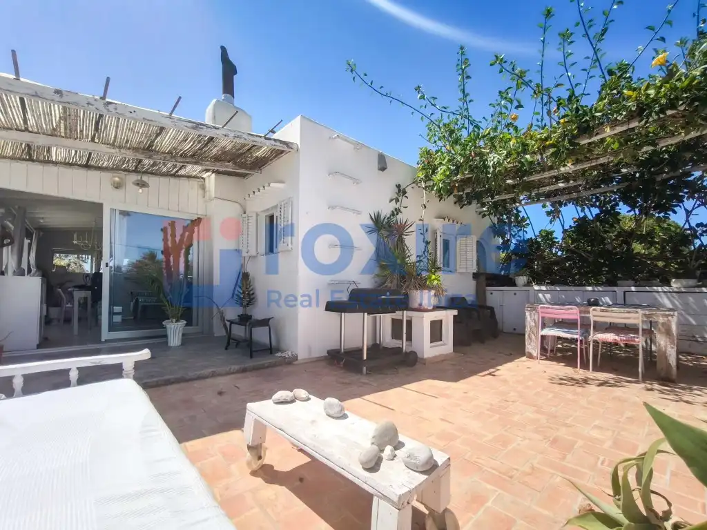 Vista exterior de Casa o xalet en venda en Sant Josep de sa Talaia amb Aire condicionat, Jardí privat i Terrassa