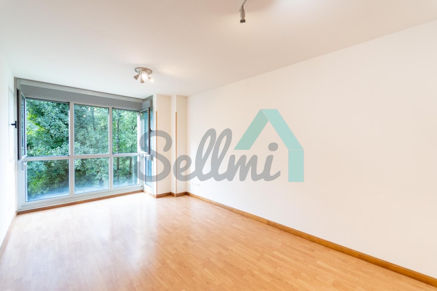 Exterior view of Flat for sale in Oviedo   with Heating, Parquet flooring and Storage room
