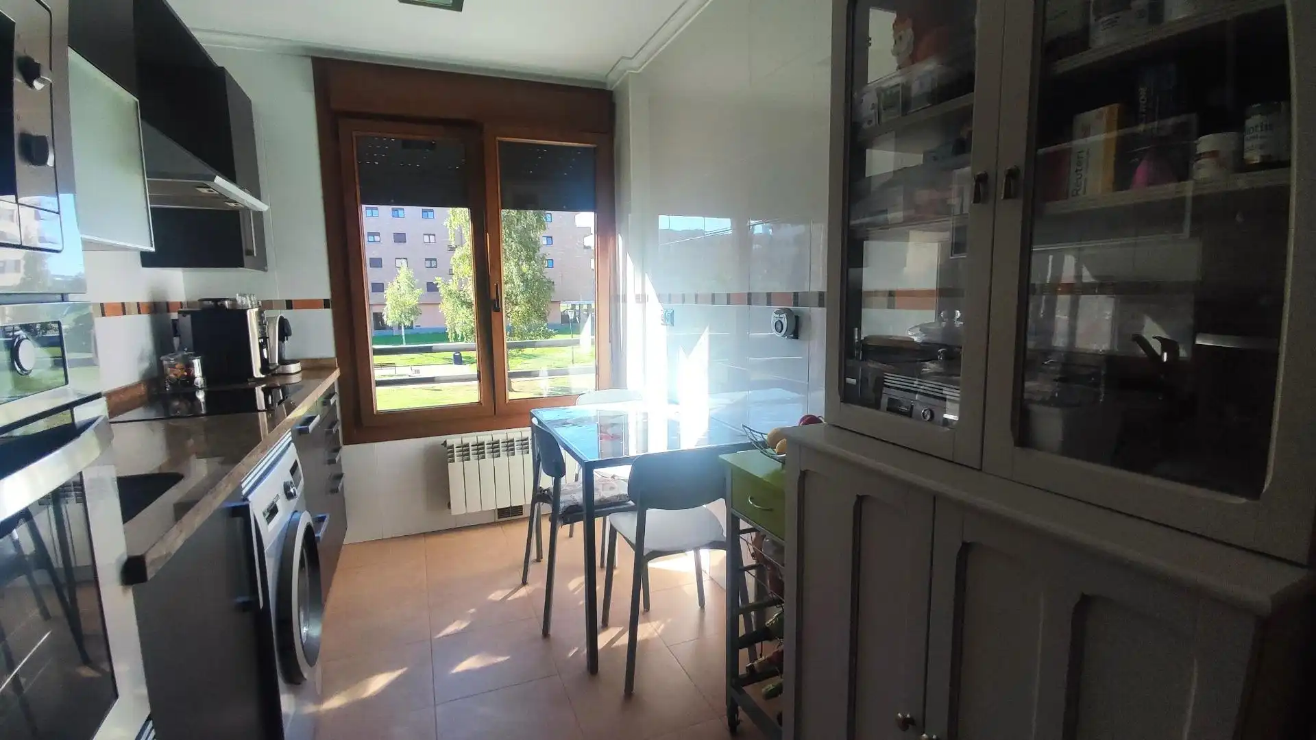 Cocina de Piso en venta en Gijón  con Calefacción y Trastero