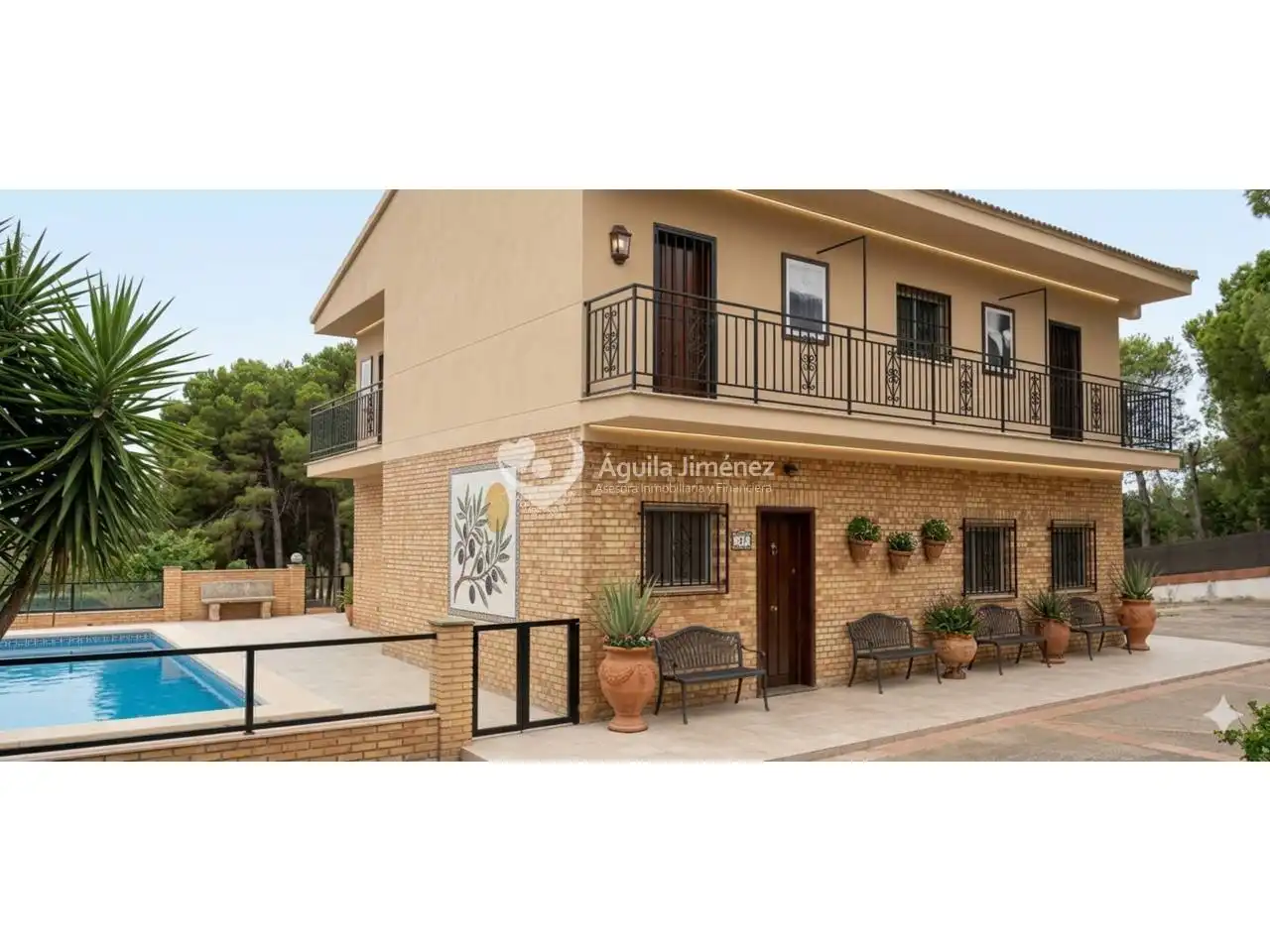 Vista exterior de Finca rústica en venta en Alcalá de Guadaira con Aire acondicionado, Calefacción y Jardín privado