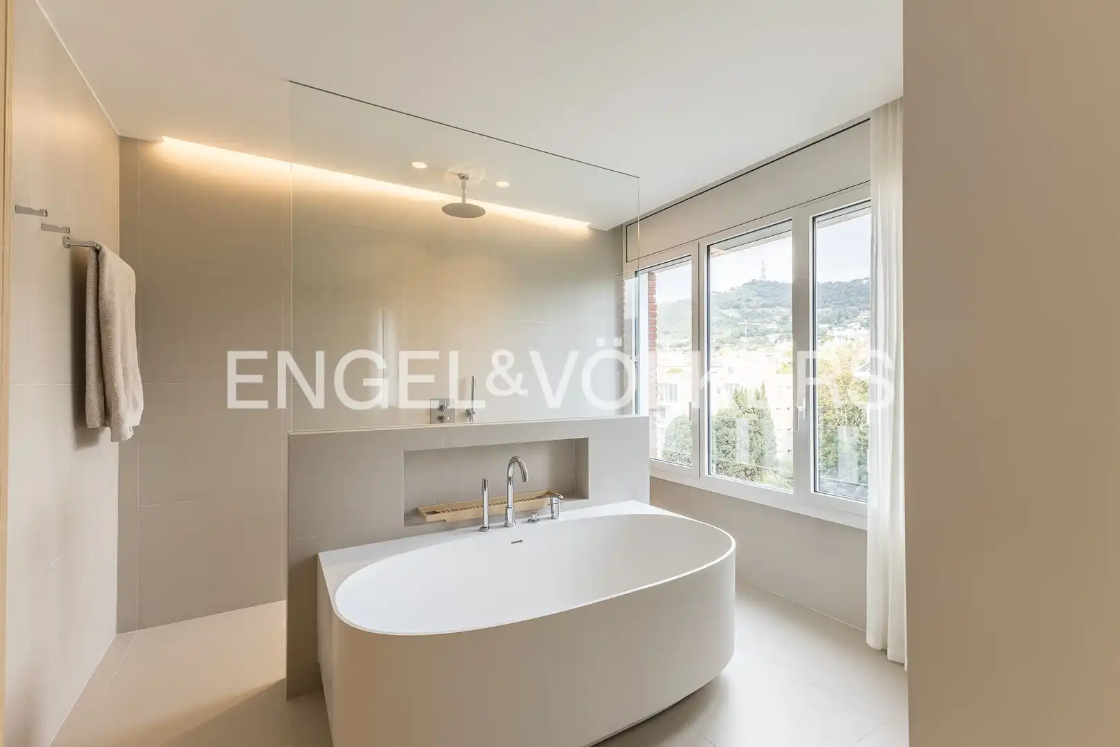 Baño de Piso en venta en Barcelona con Aire acondicionado, Calefacción y Jardín privado
