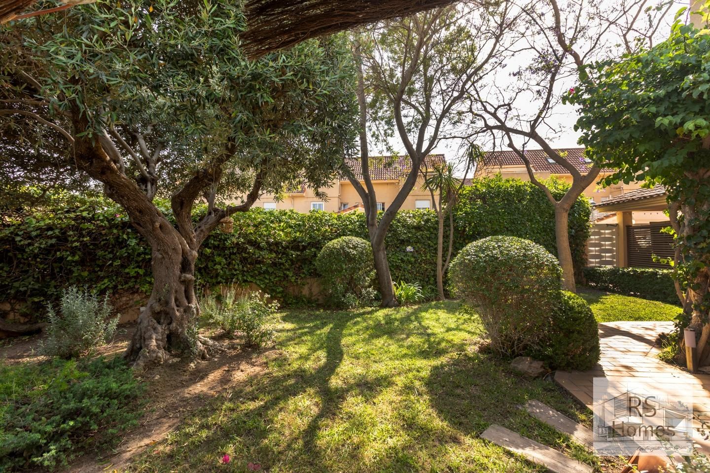 Jardí de Casa adosada en venda en Bétera amb Aire condicionat, Calefacció i Jardí privat