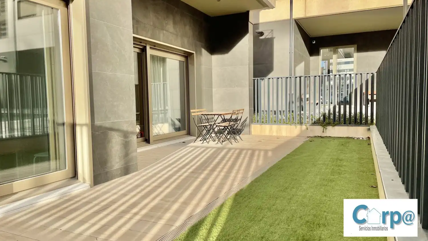 Terrasse von Wohnung zur Miete in  Pamplona / Iruña mit Heizung, Terrasse und Abstellraum