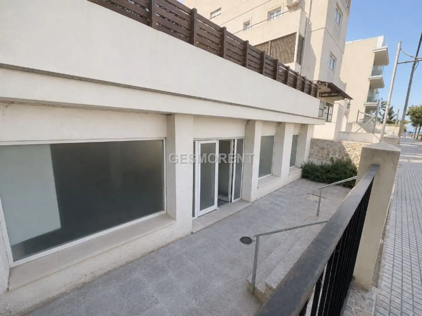 Vista exterior de Local de alquiler en  Palma de Mallorca con Terraza