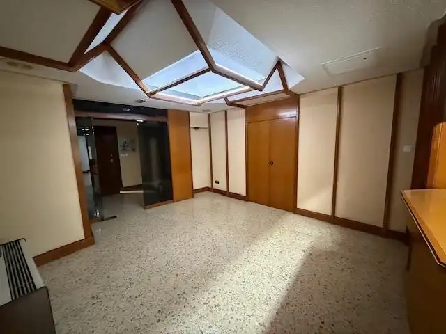 Bureau avec ascenseur à louer à Centro